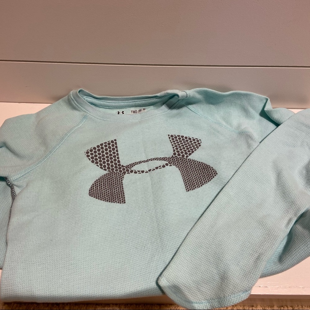 Girls youth size medium Under Armour long sleeve thermal shirt
